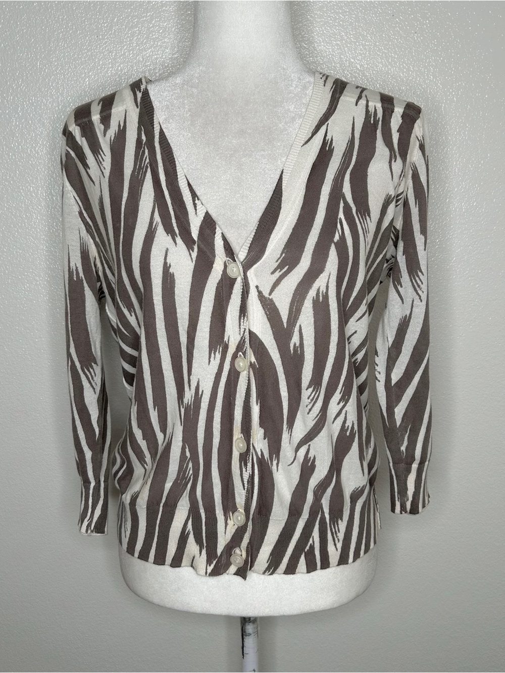 LOFT Womens White & Taupe V-Neck Patterned Button-Up Cardigan Sweater Size M